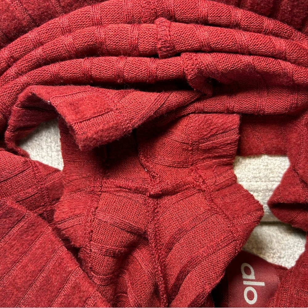 Alo Yoga Ribbed Take Comfort Short Red Size Medium - Picture 9 of 10